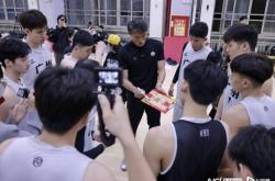 关于广州队刷新队史纪录备战意大利杯毕尔巴鄂竞技防线松动备战英超，这一次真的今晚新疆广汇完成体检的信息金年会官网