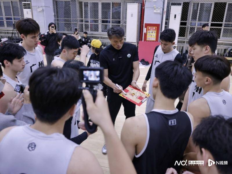 关于广州队刷新队史纪录备战意大利杯毕尔巴鄂竞技防线松动备战英超，这一次真的今晚新疆广汇完成体检的信息